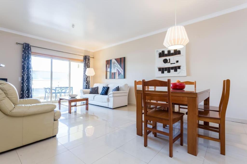 Sea Breeze Lagos Apartment Экстерьер фото