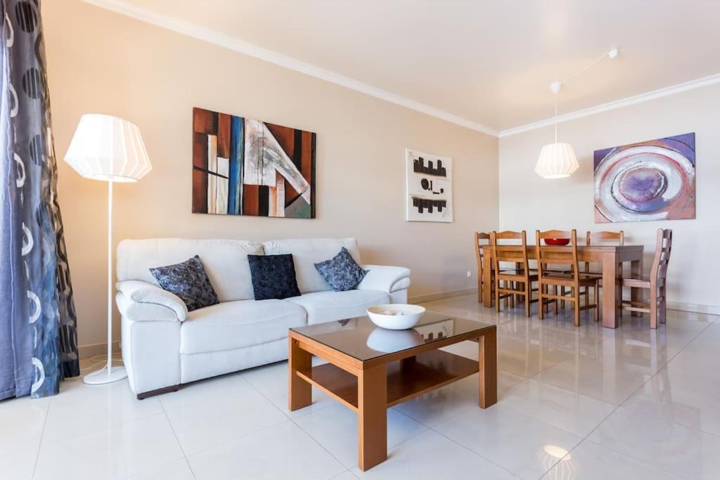 Sea Breeze Lagos Apartment Экстерьер фото