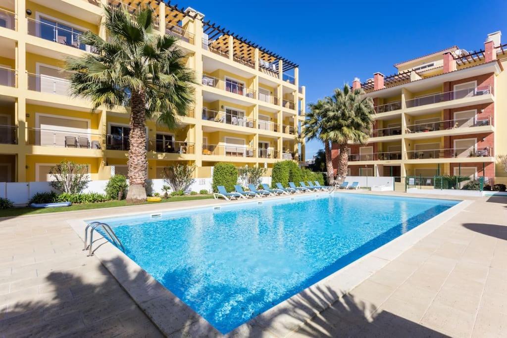 Sea Breeze Lagos Apartment Экстерьер фото