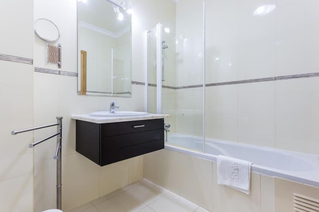 Sea Breeze Lagos Apartment Экстерьер фото