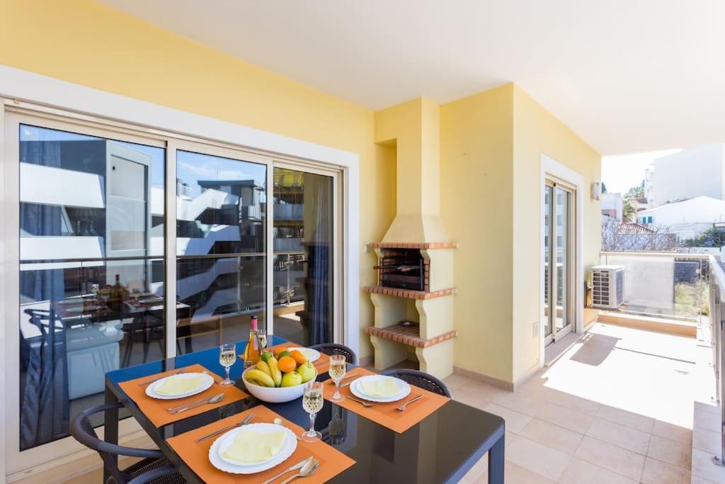 Sea Breeze Lagos Apartment Экстерьер фото