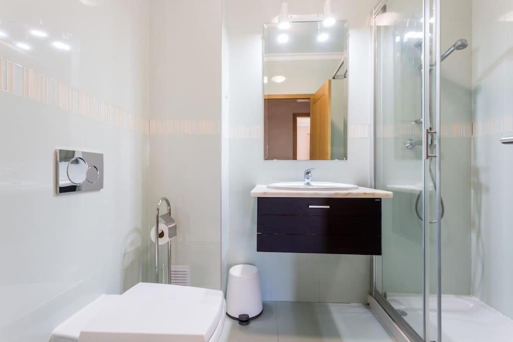 Sea Breeze Lagos Apartment Экстерьер фото